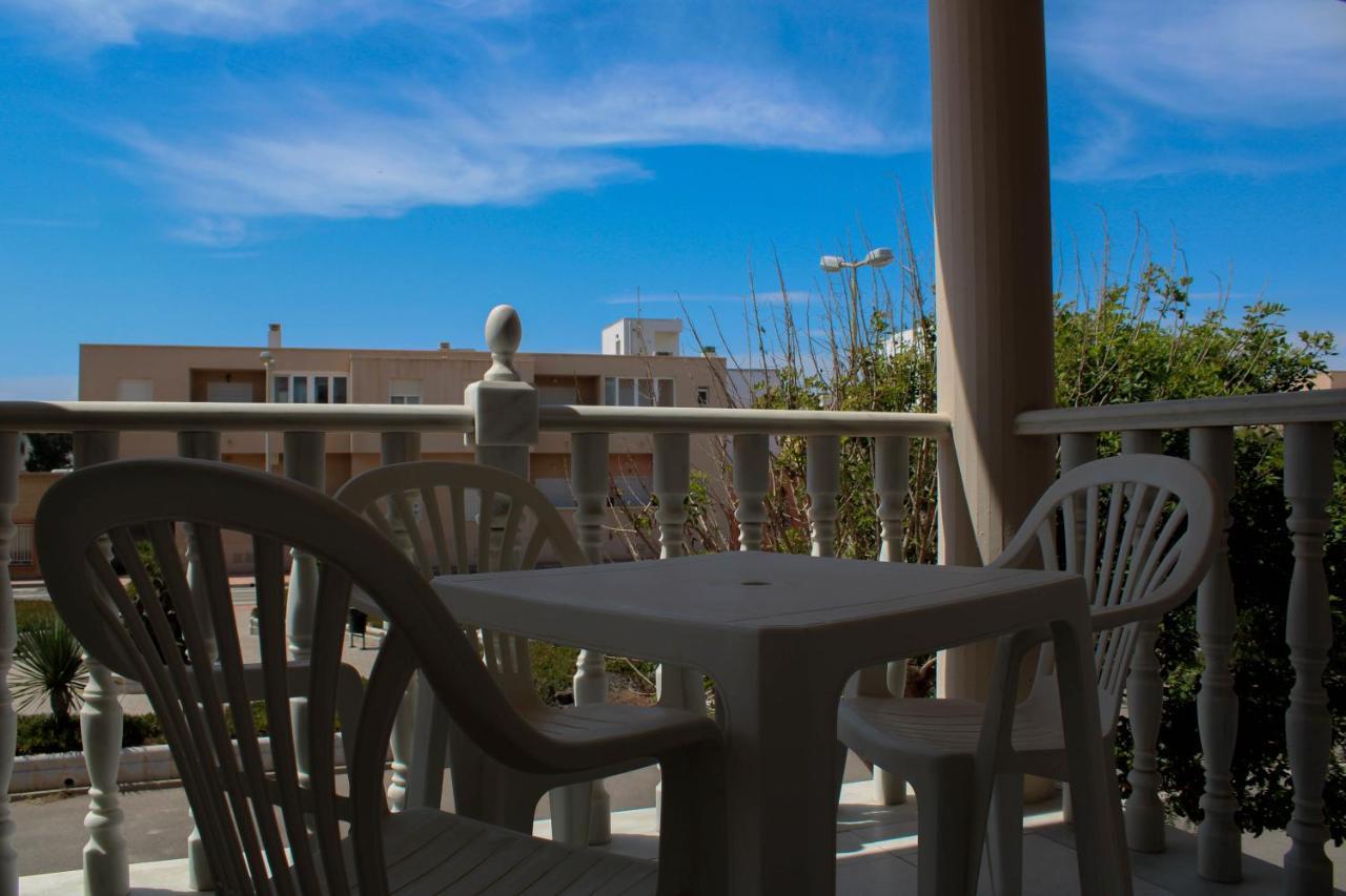 Hostal Las Dunas Cabo De Gata Екстериор снимка